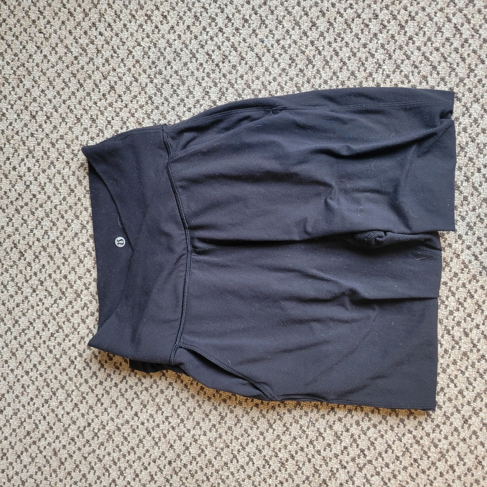 Lululemon Athletica Black Capris for Versatile Wear